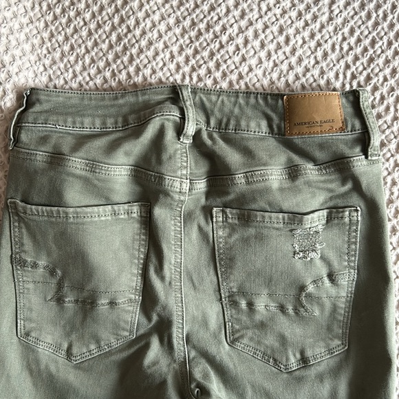 american Eagle green distressed hi-rise begging, super stretch X, size 4 - Picture 4 of 4